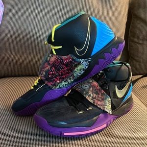 Nike Kyrie Irving Mens. Great basketball shoes